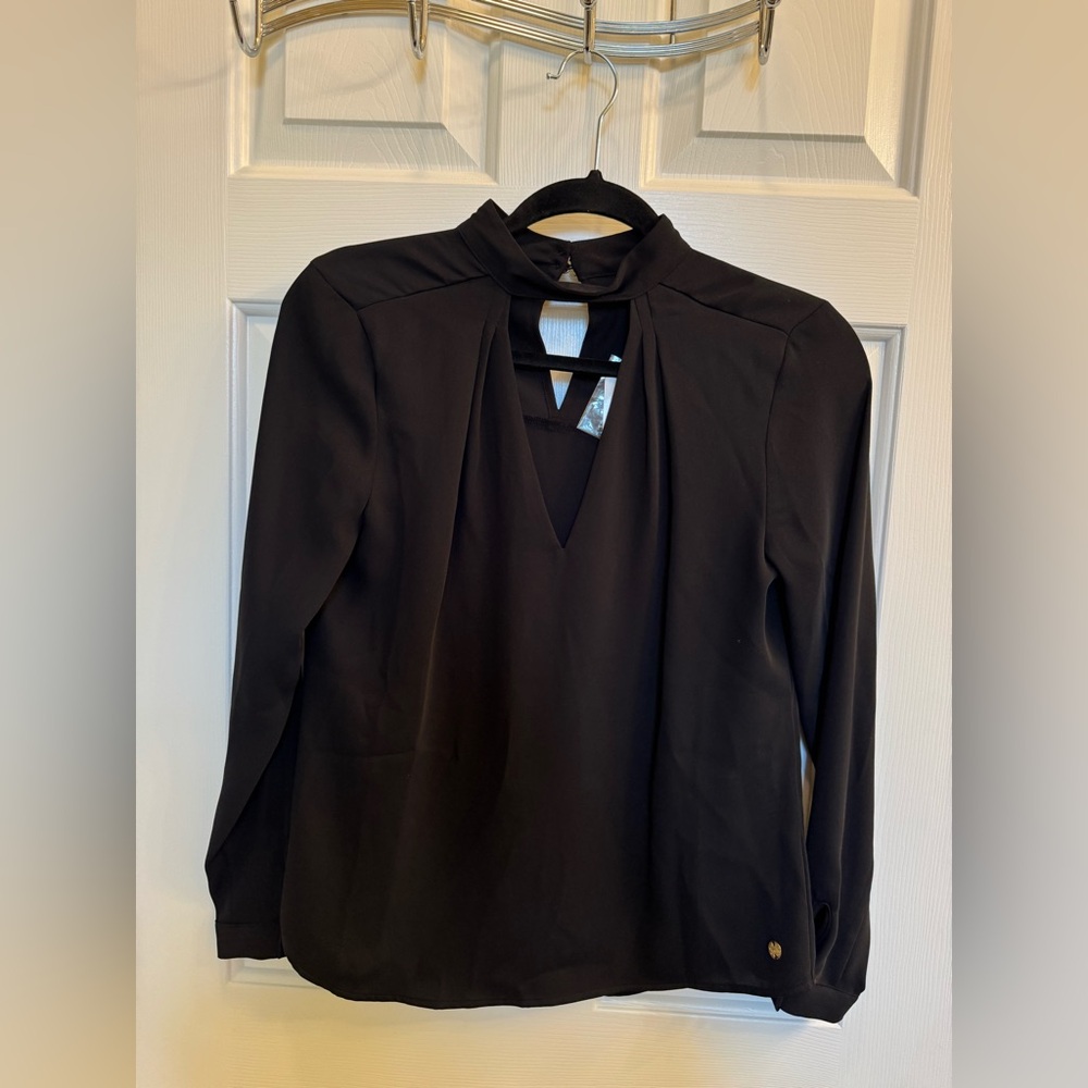 *NWT* GUESS Long-Sleeve Keyhole Choker Top, Size XS